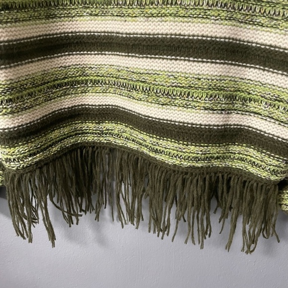 NWOT POL Oversized Mock Neck Balloon Sleeves Fringe Knit Sweater. Size Small - Picture 5 of 7